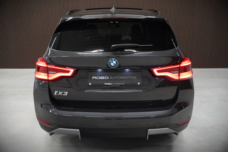 BMW iX3 High Executive 80 kWh | Panoramadak | Harman Kardon | Stoelverwarming | Adaptive Cruise Control | Head-Up Display | Memory Seat | 360 Camera | Ambiance Verlichting | Adaptief Onderstel | Adaptive LED | Trekhaak |