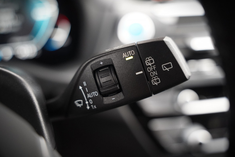BMW iX3 High Executive 80 kWh | Panoramadak | Harman Kardon | Stoelverwarming | Adaptive Cruise Control | Head-Up Display | Memory Seat | 360 Camera | Ambiance Verlichting | Adaptief Onderstel | Adaptive LED | Trekhaak |