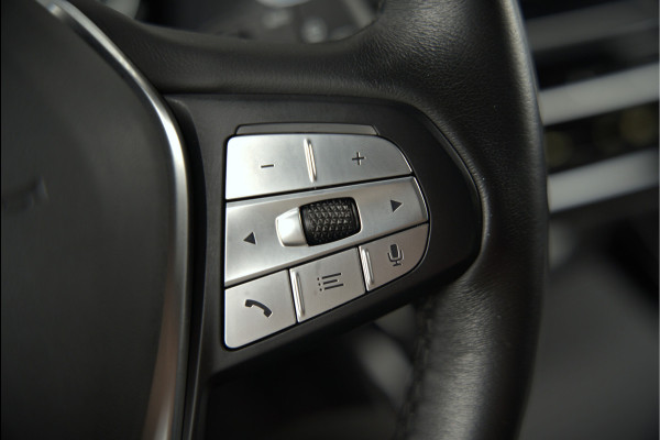 BMW iX3 High Executive 80 kWh | Panoramadak | Harman Kardon | Stoelverwarming | Adaptive Cruise Control | Head-Up Display | Memory Seat | 360 Camera | Ambiance Verlichting | Adaptief Onderstel | Adaptive LED | Trekhaak |