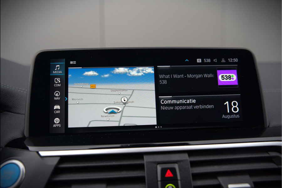 BMW iX3 High Executive 80 kWh | Panoramadak | Harman Kardon | Stoelverwarming | Adaptive Cruise Control | Head-Up Display | Memory Seat | 360 Camera | Ambiance Verlichting | Adaptief Onderstel | Adaptive LED | Trekhaak |