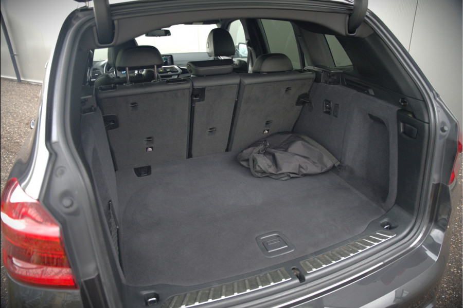 BMW iX3 High Executive 80 kWh | Panoramadak | Harman Kardon | Stoelverwarming | Adaptive Cruise Control | Head-Up Display | Memory Seat | 360 Camera | Ambiance Verlichting | Adaptief Onderstel | Adaptive LED | Trekhaak |
