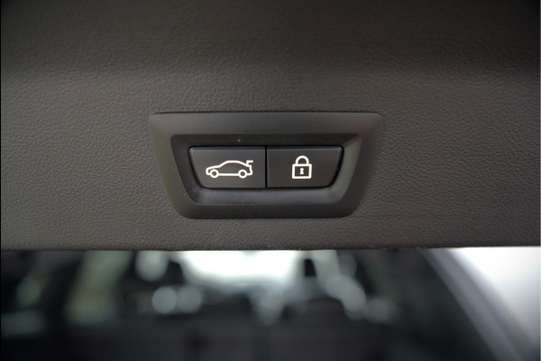 BMW iX3 High Executive 80 kWh | Panoramadak | Harman Kardon | Stoelverwarming | Adaptive Cruise Control | Head-Up Display | Memory Seat | 360 Camera | Ambiance Verlichting | Adaptief Onderstel | Adaptive LED | Trekhaak |