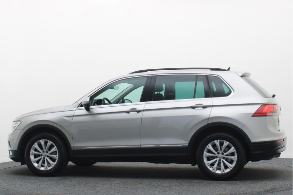 Volkswagen Tiguan 1.5 TSI Comfortline Navigatie, ACC, Apple CarPlay, Climate-/Cruise Control, PDC, 17"