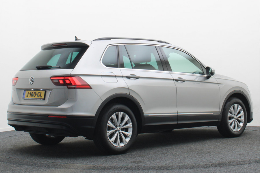 Volkswagen Tiguan 1.5 TSI Comfortline Navigatie, ACC, Apple CarPlay, Climate-/Cruise Control, PDC, 17"