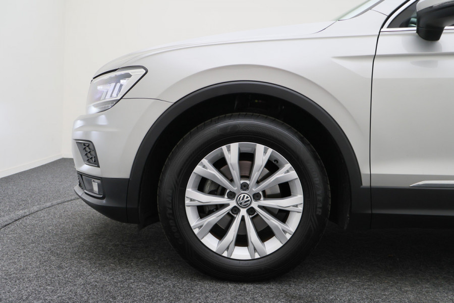 Volkswagen Tiguan 1.5 TSI Comfortline Navigatie, ACC, Apple CarPlay, Climate-/Cruise Control, PDC, 17"