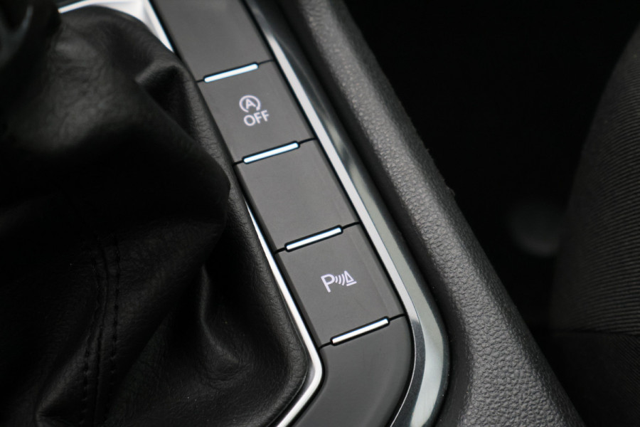 Volkswagen Tiguan 1.5 TSI Comfortline Navigatie, ACC, Apple CarPlay, Climate-/Cruise Control, PDC, 17"