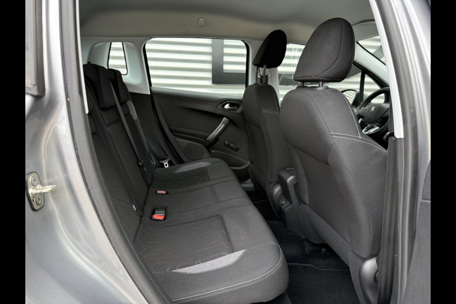 Peugeot 2008 1.2 PureTech Blue Lion 2e Eigenaar|Navi|Carplay|Airco|PDC|Cruise|D-riem vv in 2024|N.A.P|APK tot 11-2026