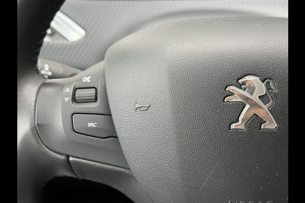 Peugeot 2008 1.2 PureTech Blue Lion 2e Eigenaar|Navi|Carplay|Airco|PDC|Cruise|D-riem vv in 2024|N.A.P|APK tot 11-2026