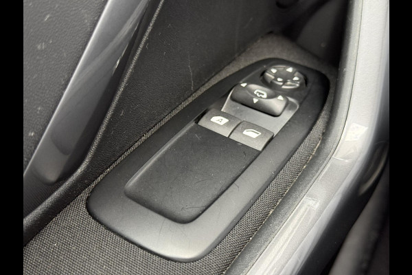 Peugeot 2008 1.2 PureTech Blue Lion 2e Eigenaar|Navi|Carplay|Airco|PDC|Cruise|D-riem vv in 2024|N.A.P|APK tot 11-2026