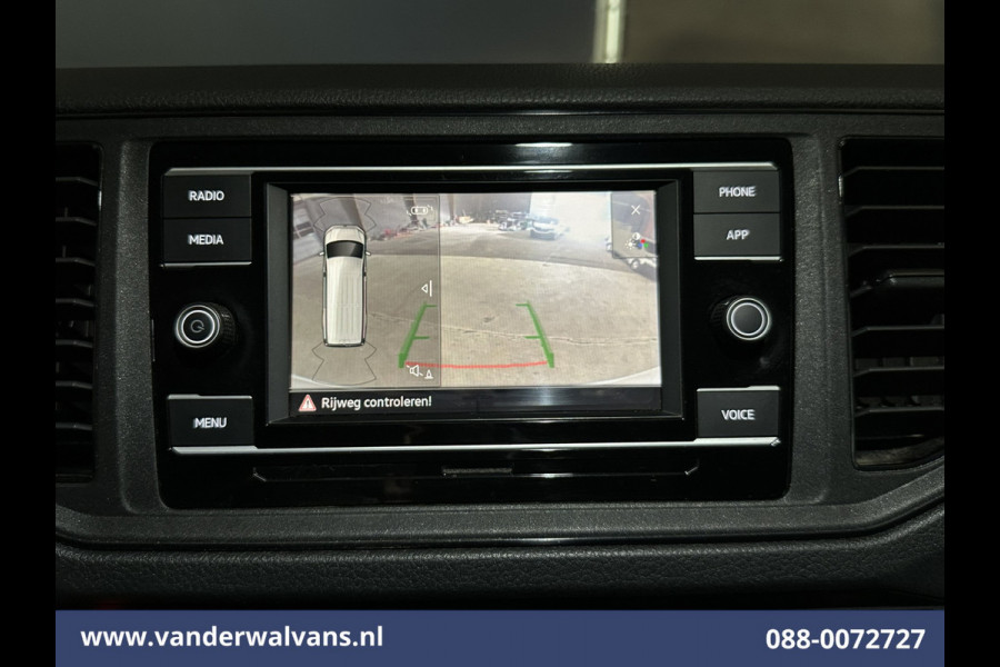 Volkswagen Crafter 2.0 TDI 141pk L3H2 L2H1 Euro6 Airco | Camera | Apple Carplay | Android Auto Parkeersensoren, Bijrijdersbank, 3000kg trekvermogen