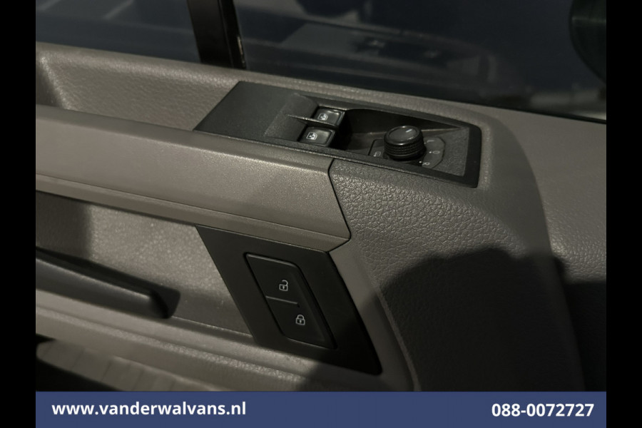 Volkswagen Crafter 2.0 TDI 141pk L3H2 L2H1 Euro6 Airco | Camera | Apple Carplay | Android Auto Parkeersensoren, Bijrijdersbank, 3000kg trekvermogen