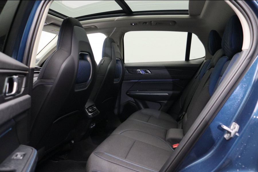 Lynk & Co 01 1.5 261PK Plug-in Hybrid Pano/dak Apple/Carplay Adaptive/Cruise