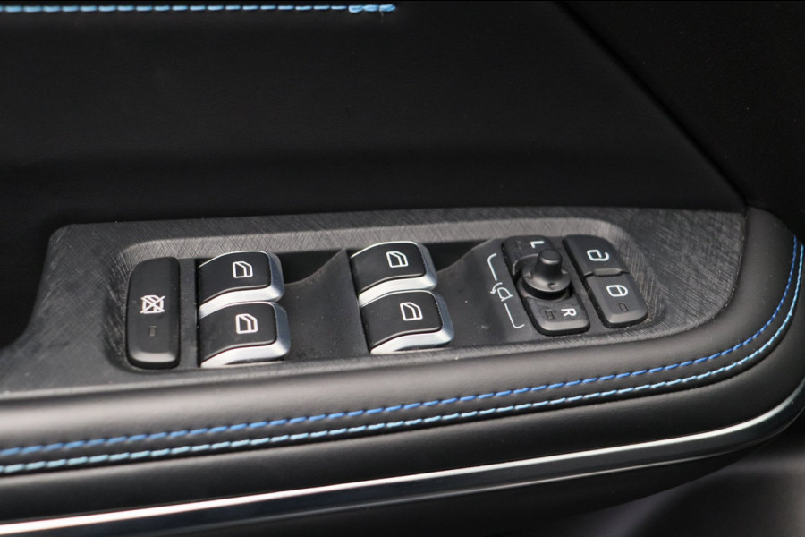 Lynk & Co 01 1.5 261PK Plug-in Hybrid Pano/dak Apple/Carplay Adaptive/Cruise