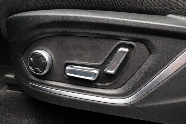 Lynk & Co 01 1.5 261PK Plug-in Hybrid Pano/dak Apple/Carplay Adaptive/Cruise