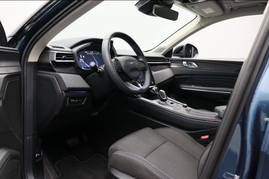 Lynk & Co 01 1.5 261PK Plug-in Hybrid Pano/dak Apple/Carplay Adaptive/Cruise