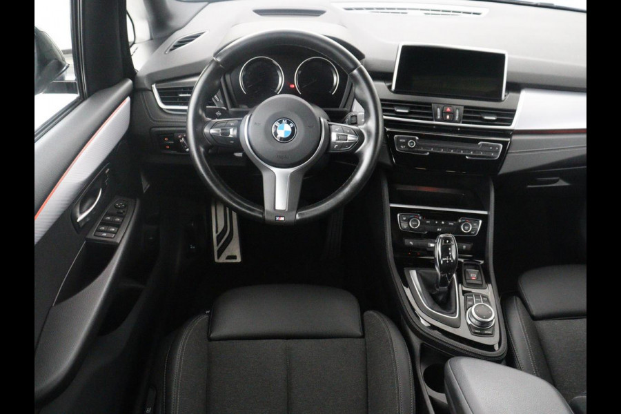 BMW 2 Serie Active Tourer 218i Executive Edition | Half leder | Cruise control | Head-up | Interieur verlichting | Navigatie | Bluetooth | Elektrische achterklep | Trekhaak