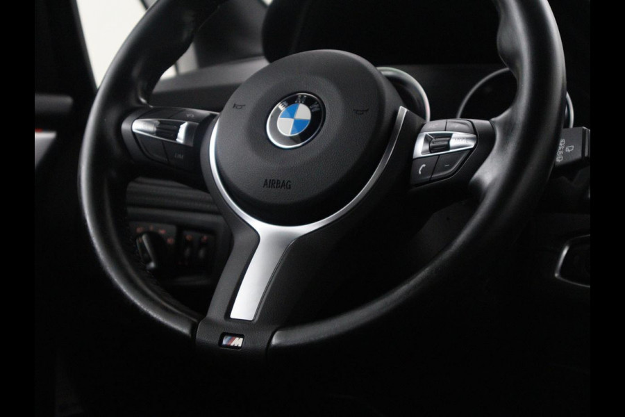 BMW 2 Serie Active Tourer 218i Executive Edition | Half leder | Cruise control | Head-up | Interieur verlichting | Navigatie | Bluetooth | Elektrische achterklep | Trekhaak