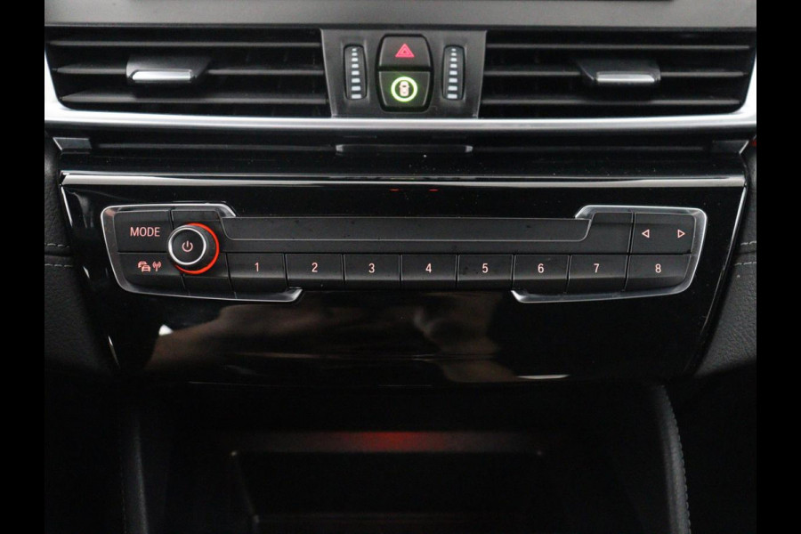 BMW 2 Serie Active Tourer 218i Executive Edition | Half leder | Cruise control | Head-up | Interieur verlichting | Navigatie | Bluetooth | Elektrische achterklep | Trekhaak