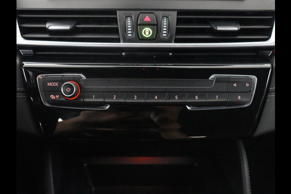 BMW 2 Serie Active Tourer 218i Executive Edition | Half leder | Cruise control | Head-up | Interieur verlichting | Navigatie | Bluetooth | Elektrische achterklep | Trekhaak