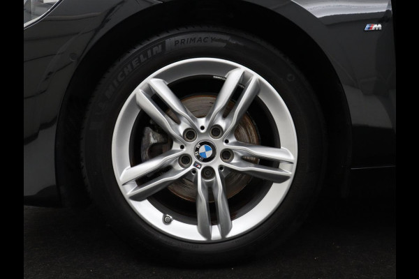 BMW 2 Serie Active Tourer 218i Executive Edition | Half leder | Cruise control | Head-up | Interieur verlichting | Navigatie | Bluetooth | Elektrische achterklep | Trekhaak