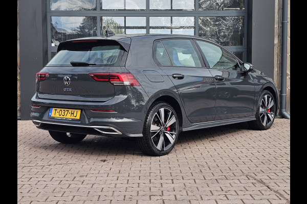 Volkswagen Golf 1.4 eHybrid GTE | LED | ACC | Sporstoelen | V/irtual | Navi | App-connect | All-seasons |