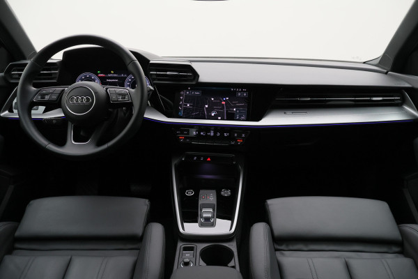 Audi A3 Limousine 35 TFSI Business edition Leer, Matrix LED, Camera, Apple Carplay, Virtual Cockpit, PDC