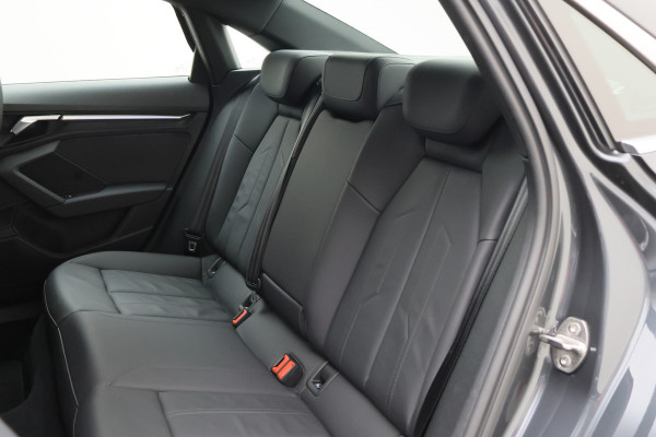 Audi A3 Limousine 35 TFSI Business edition Leer, Matrix LED, Camera, Apple Carplay, Virtual Cockpit, PDC