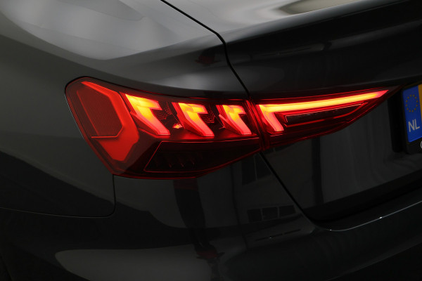Audi A3 Limousine 35 TFSI Business edition Leer, Matrix LED, Camera, Apple Carplay, Virtual Cockpit, PDC