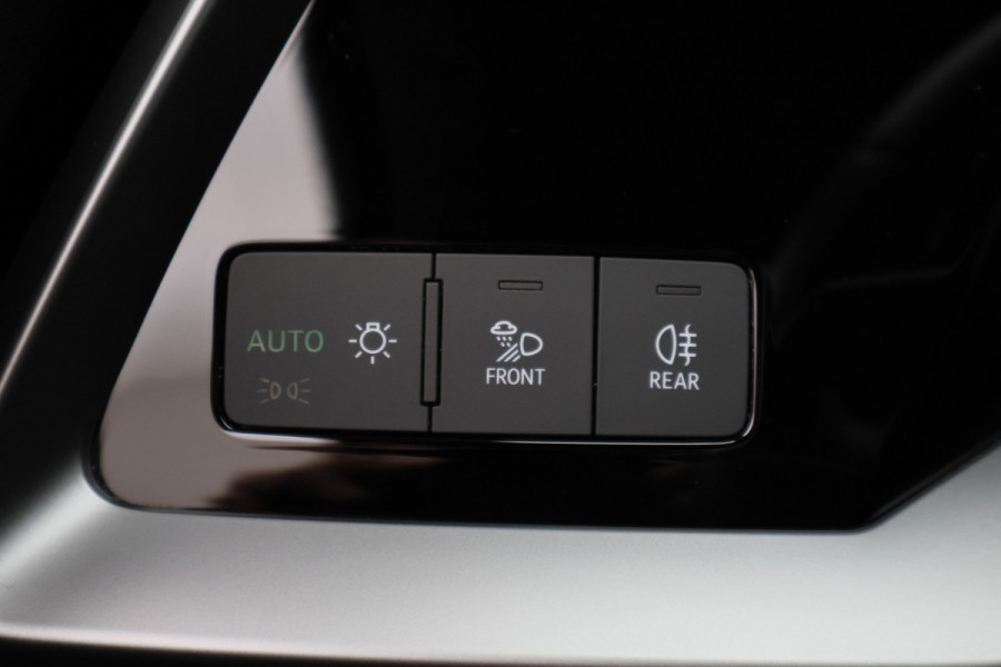 Audi A3 Limousine 35 TFSI Business edition Leer, Matrix LED, Camera, Apple Carplay, Virtual Cockpit, PDC
