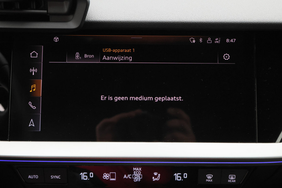Audi A3 Limousine 35 TFSI Business edition Leer, Matrix LED, Camera, Apple Carplay, Virtual Cockpit, PDC