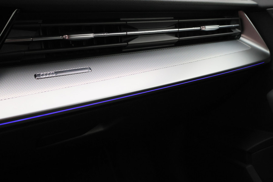 Audi A3 Limousine 35 TFSI Business edition Leer, Matrix LED, Camera, Apple Carplay, Virtual Cockpit, PDC