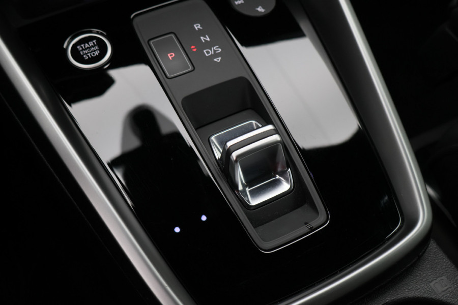 Audi A3 Limousine 35 TFSI Business edition Leer, Matrix LED, Camera, Apple Carplay, Virtual Cockpit, PDC