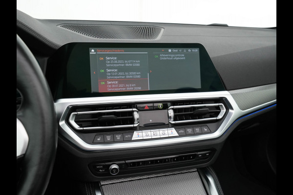 BMW 4 Serie Cabrio M440i xDrive High Executive (INCL-BTW) *LEATHER | LASER-LED | MEMORY-PACK | DIGI-COCKPIT | KEYLESS | HIFI-SOUND | SHIFTPADDLES | CAMERA | DAB | NAVI-FULLMAP | AMBIENTLIGHT | HEAD-UP | TOWBAR | 19''ALU*