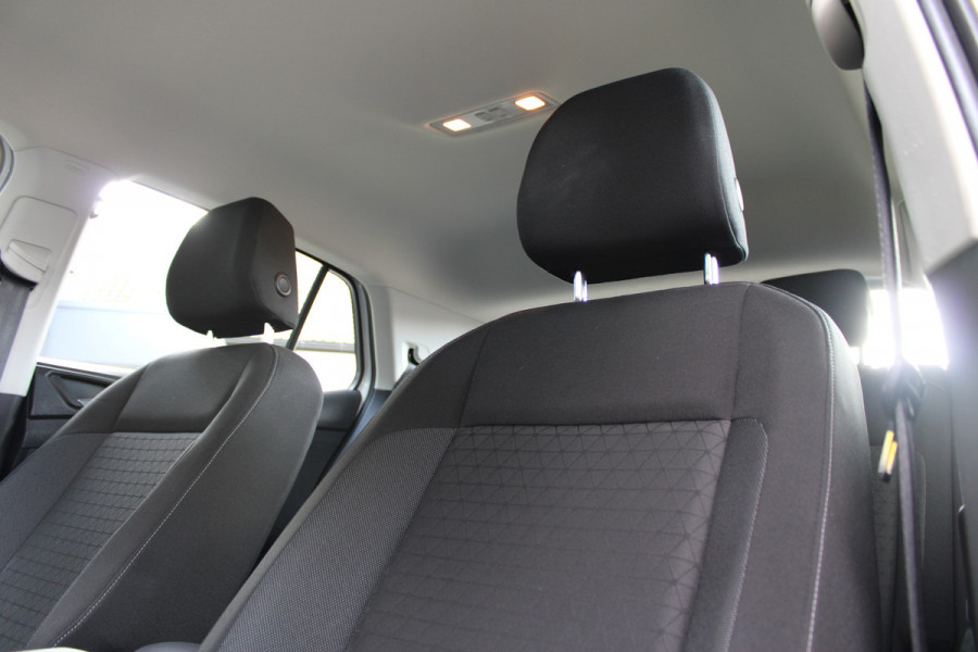 Volkswagen T-Cross 1.0 TSI Life Business | Achteruitrijcamera | Trekhaak | Adaptieve cruise