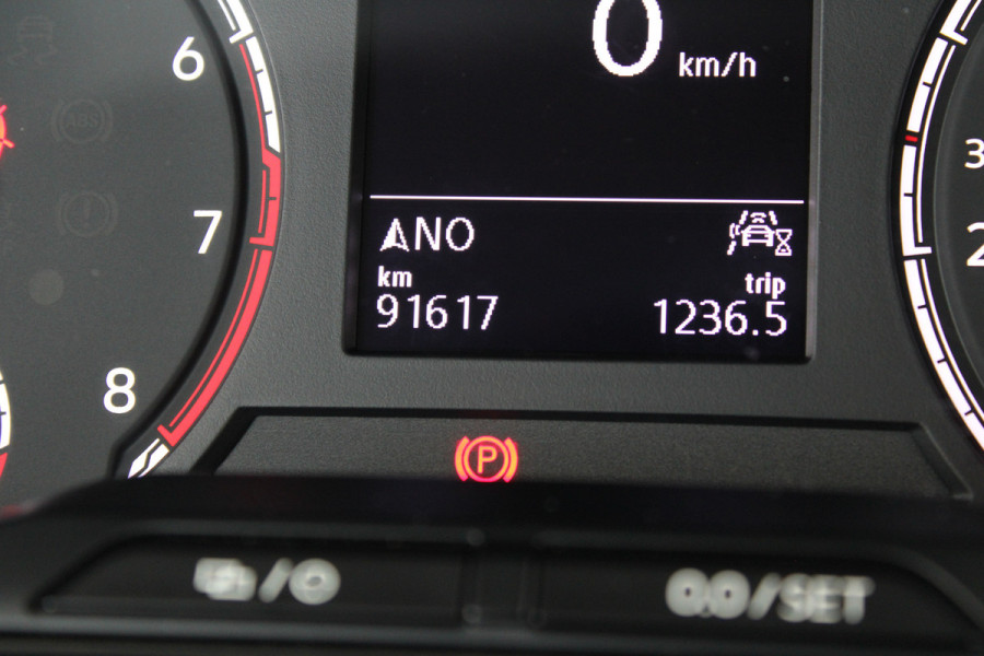 Volkswagen T-Cross 1.0 TSI Life Business | Achteruitrijcamera | Trekhaak | Adaptieve cruise