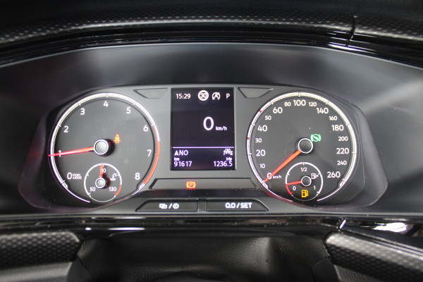 Volkswagen T-Cross 1.0 TSI Life Business | Achteruitrijcamera | Trekhaak | Adaptieve cruise