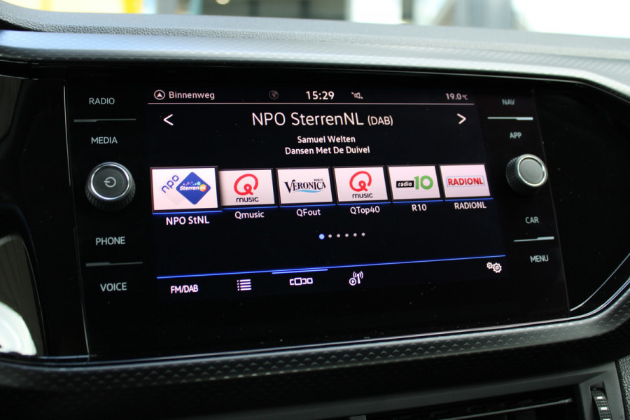 Volkswagen T-Cross 1.0 TSI Life Business | Achteruitrijcamera | Trekhaak | Adaptieve cruise