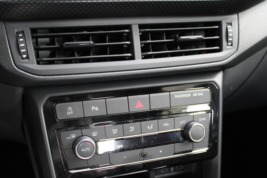 Volkswagen T-Cross 1.0 TSI Life Business | Achteruitrijcamera | Trekhaak | Adaptieve cruise