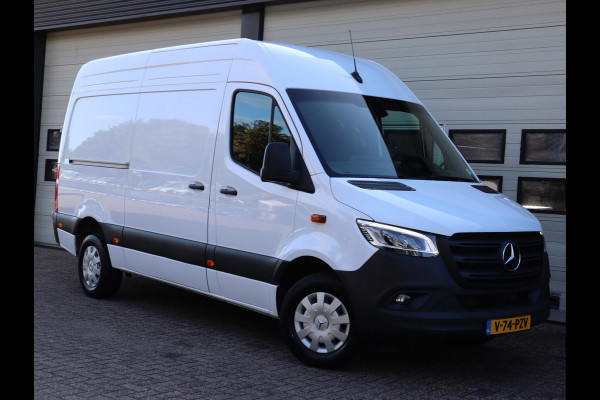 Mercedes-Benz Sprinter 317 CDI Automaat L2H2 RWD - LED - Mbux - Camera