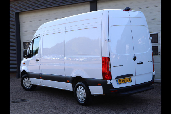 Mercedes-Benz Sprinter 317 CDI Automaat L2H2 RWD - LED - Mbux - Camera