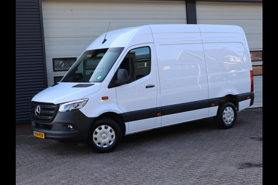 Mercedes-Benz Sprinter 317 CDI Automaat L2H2 RWD - LED - Mbux - Camera