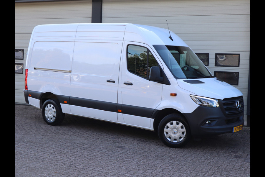 Mercedes-Benz Sprinter 317 CDI Automaat L2H2 RWD - LED - Mbux - Camera