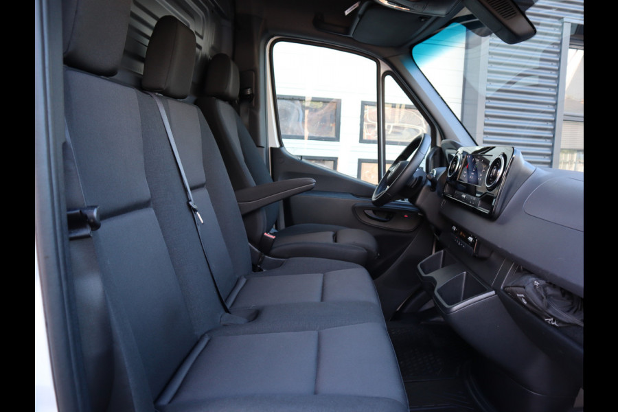 Mercedes-Benz Sprinter 317 CDI Automaat L2H2 RWD - LED - Mbux - Camera