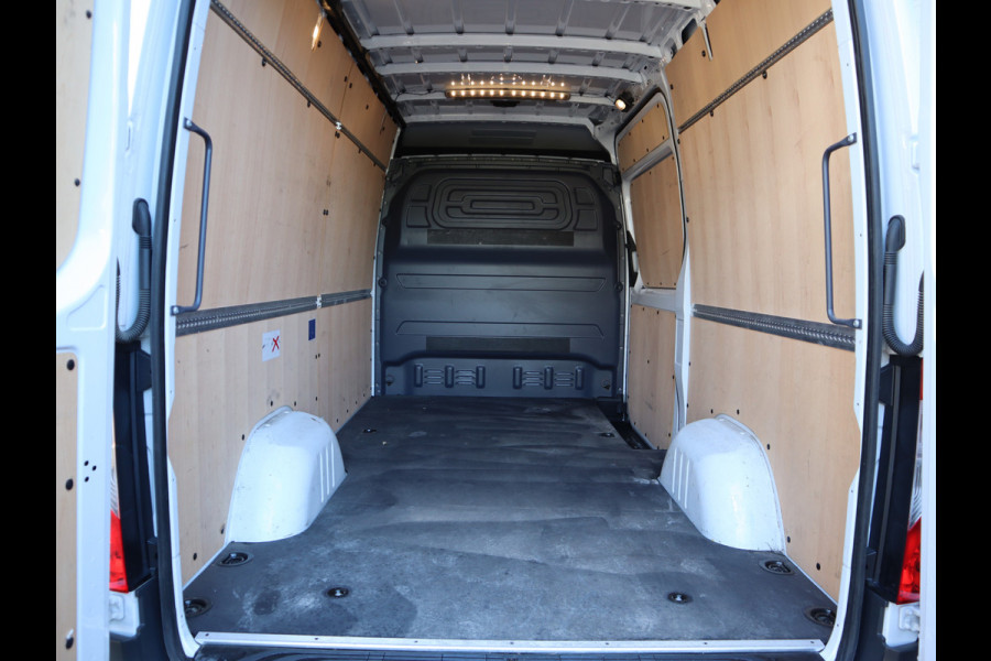 Mercedes-Benz Sprinter 317 CDI Automaat L2H2 RWD - LED - Mbux - Camera