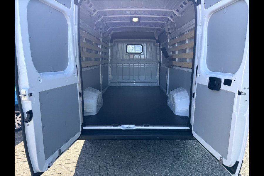 Fiat E-Ducato 3.5T L3H2 79 kWh 4224km!, 3-Persoons, App Connect, Camera