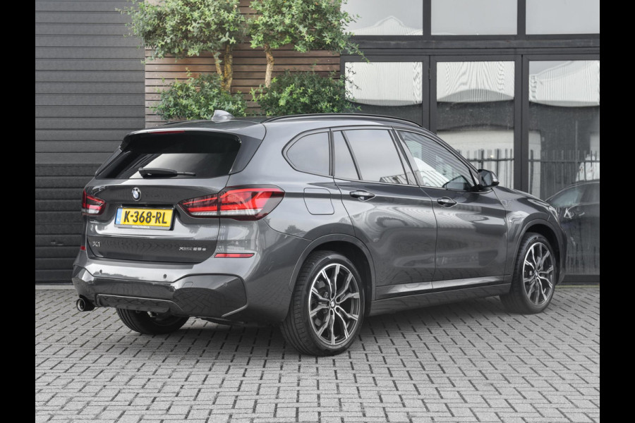 BMW X1 xDrive25e eDrive Edition M pakket Leer Pano Stoelverwarming 19 Inch Velgen
