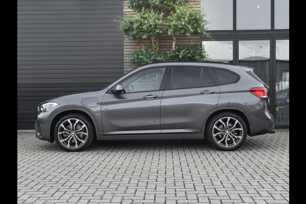 BMW X1 xDrive25e eDrive Edition M pakket Leer Pano Stoelverwarming 19 Inch Velgen