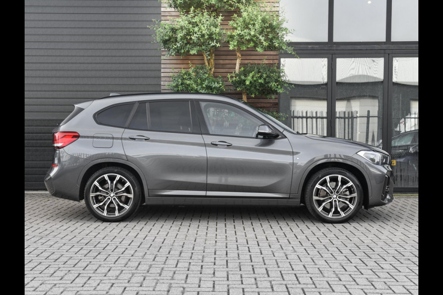 BMW X1 xDrive25e eDrive Edition M pakket Leer Pano Stoelverwarming 19 Inch Velgen