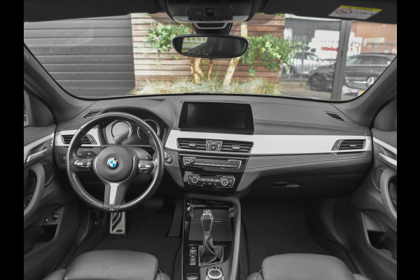 BMW X1 xDrive25e eDrive Edition M pakket Leer Pano Stoelverwarming 19 Inch Velgen