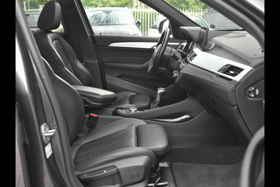 BMW X1 xDrive25e eDrive Edition M pakket Leer Pano Stoelverwarming 19 Inch Velgen